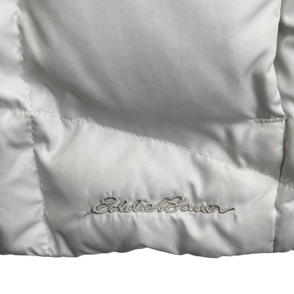Eddie Bauer EB650 down women's vest in white with side pockets. - Picture 4 of 12